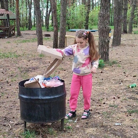 Новік Євгенія, 7 років. Смт. Петропавлівка
