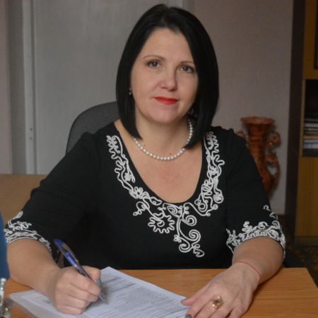 Олена Макогон (Жінка при владі)