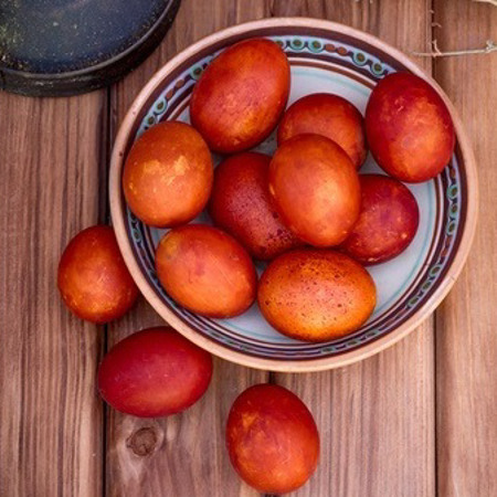 Фарбуємо яйця чаєм і кавою