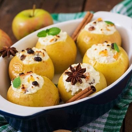 Запечені яблука з медом