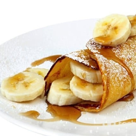 Млинці з бананом і цукром