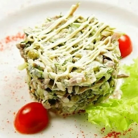 Салат із м’яса качки