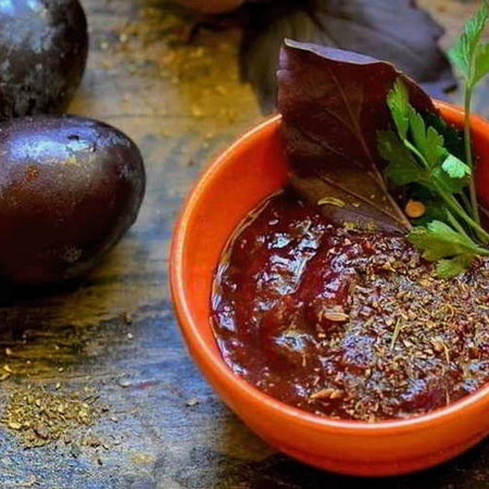 Ткемалі зі слив з хмелі-сунелі