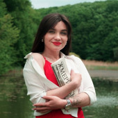 Альона Добровольська