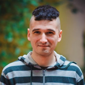 Отар Довженко