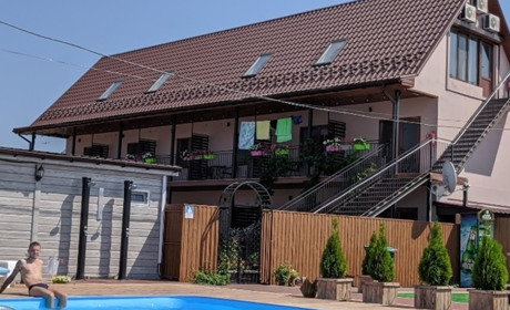 Отель Maxhouse