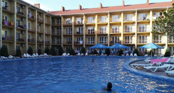 Отель "Бриз де Люкс"