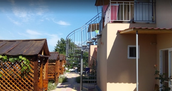 Частные домики "Александра"