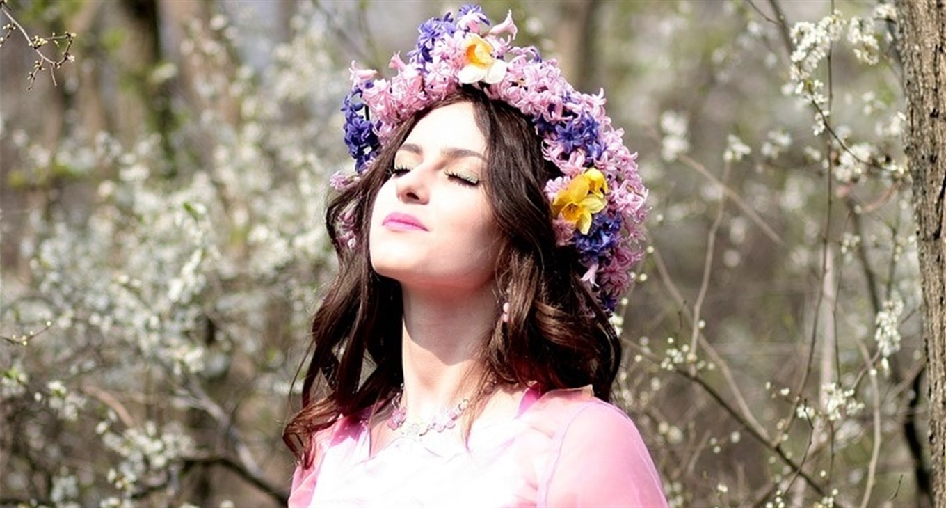 Візьміть участь у фотоконкурсі “Жінка-весна” і виграйте подарунок та букет квітів