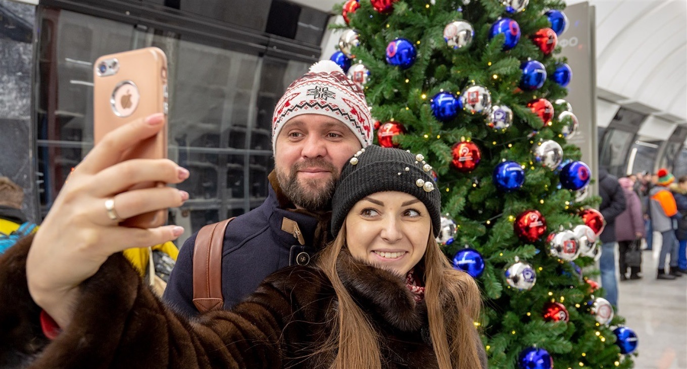 Фото возле новогодней елки