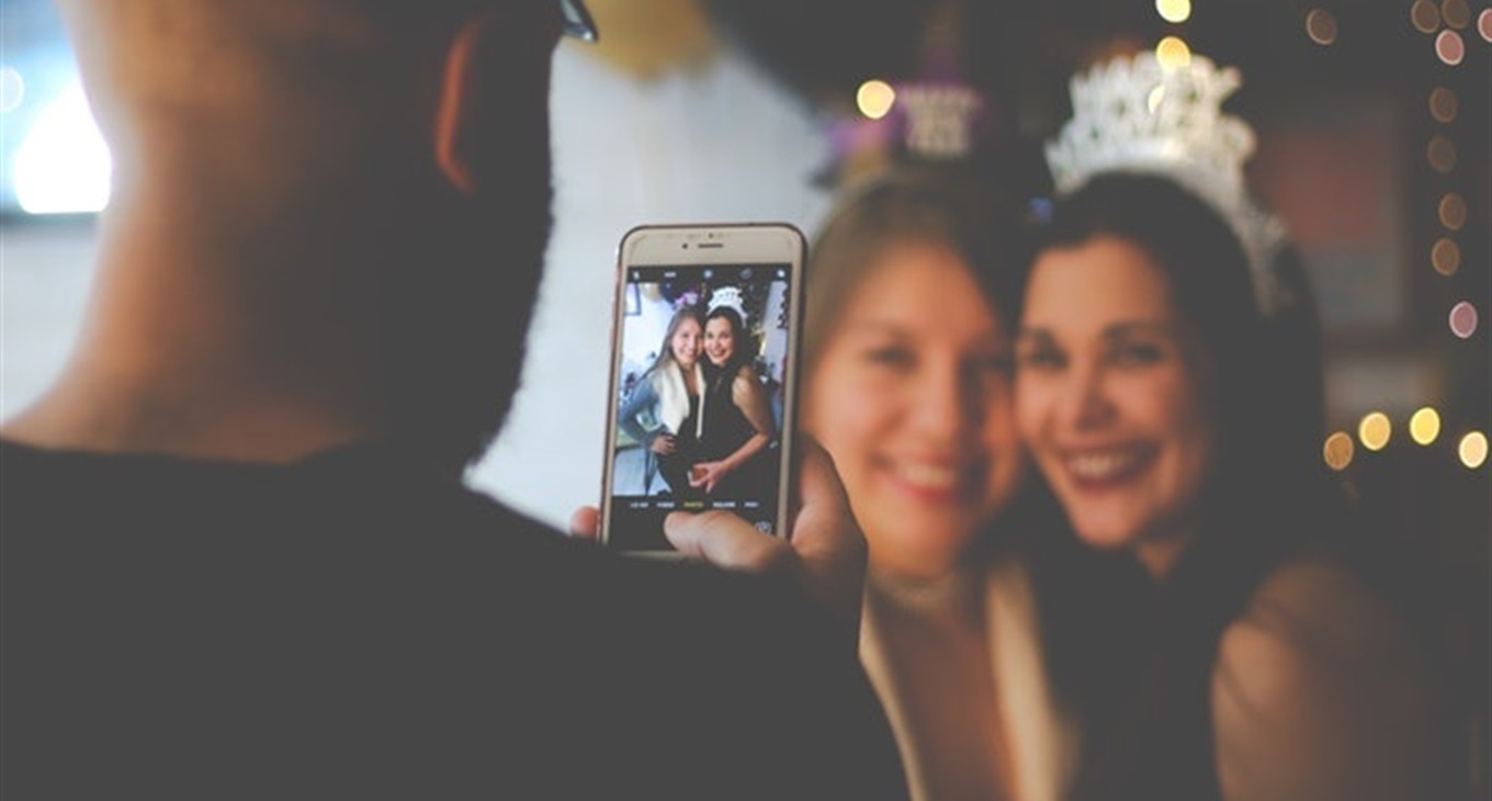 "Фото со звездой": проголосуйте за понравившегося участника