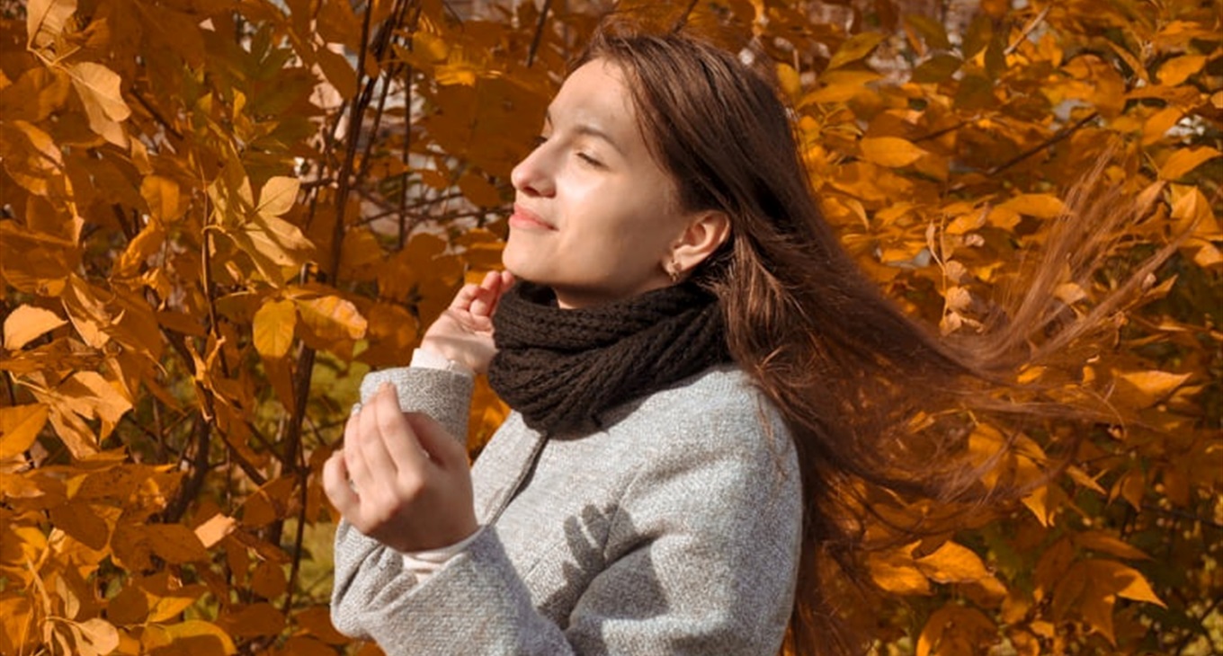 Фотоконкурс «Осінь у Калуші: спіймайте мить» — виграйте подарунки від Phonomarket, мережі крамниць і косметолога