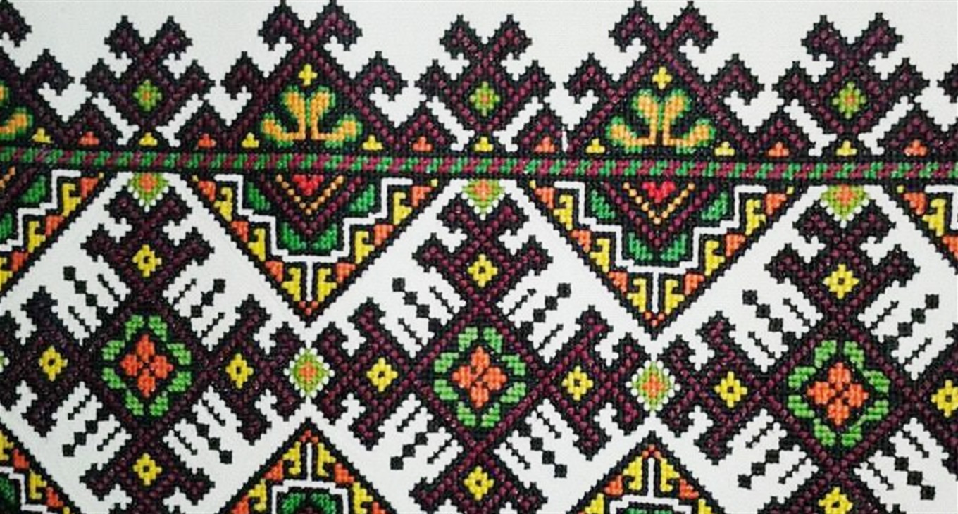 Яскравий фотоконкурс "Вишиваний настрій" з призами від спонсорів