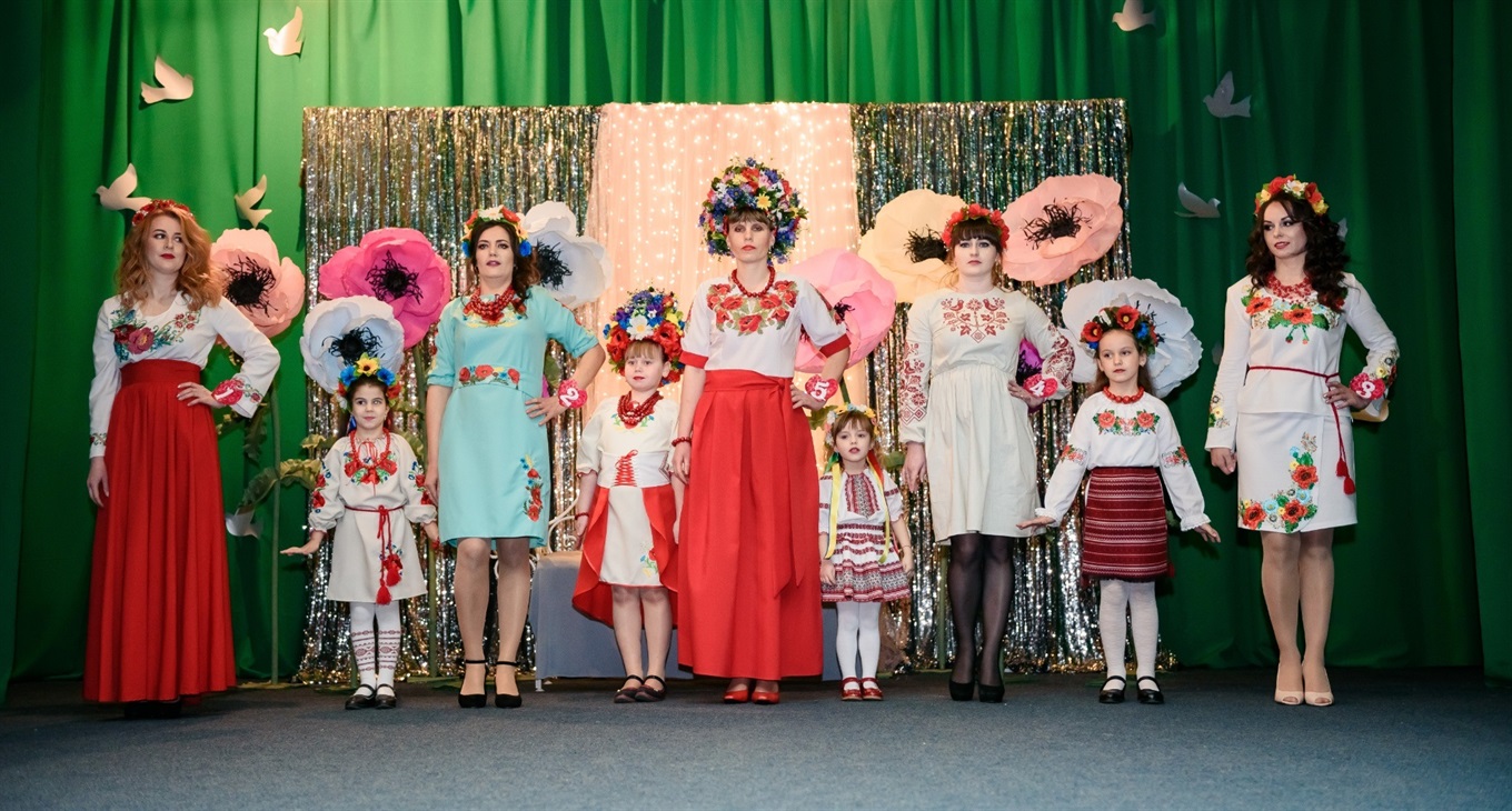 Біляївська громада у вишиванці