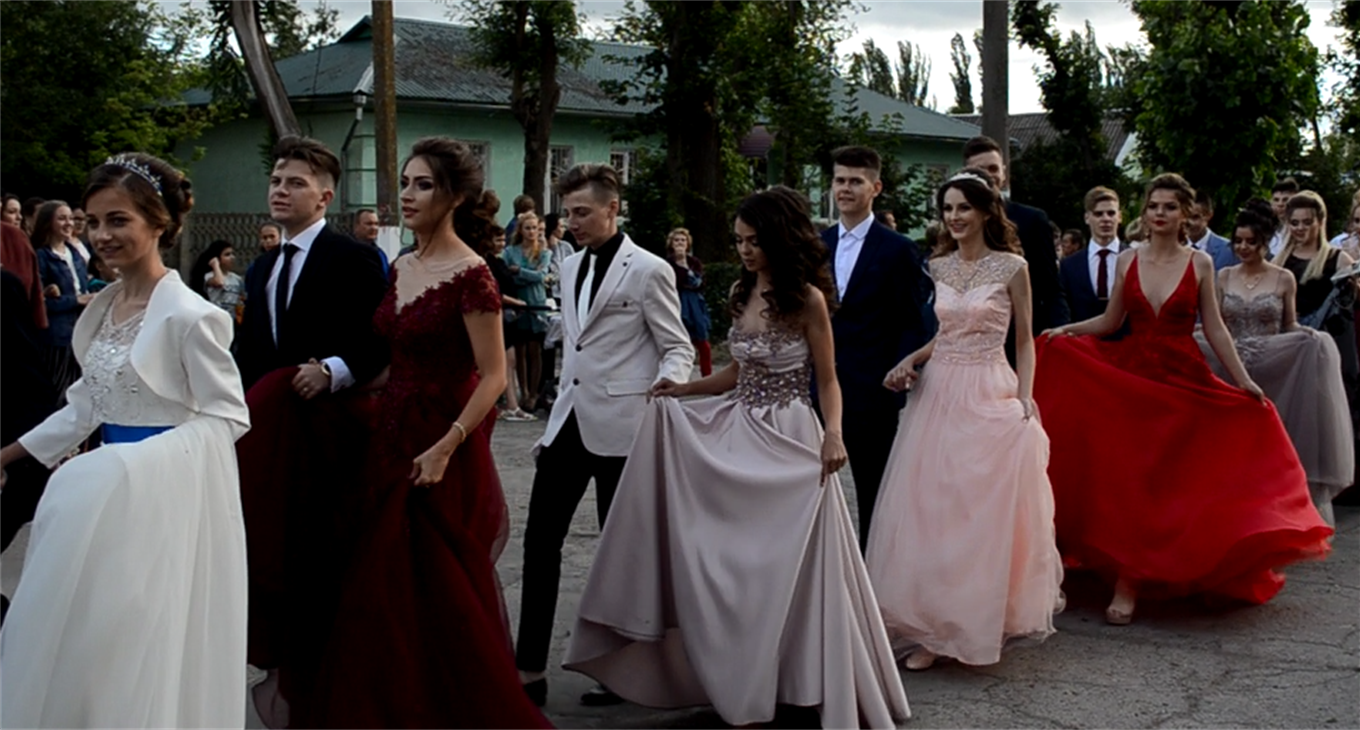 Конкурс серед випускників 2018 року:  чим їм запам’яталась школа, а вони - їй?