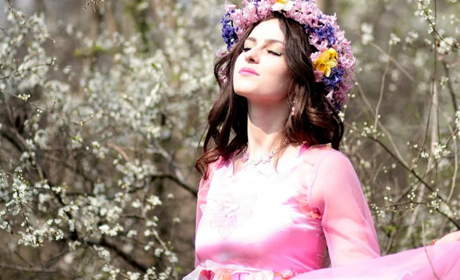 Конкурс "Весна і Жінка – це завжди краса": надсилайте фото та отримайте подарунки від мережі магазинів Богемія-посуд