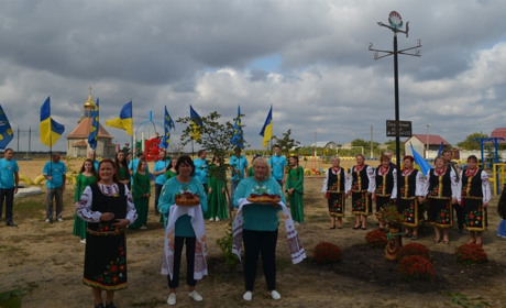 Подарунки, які майорівці зробили селу до свята: голосуємо за кращій серед кращих