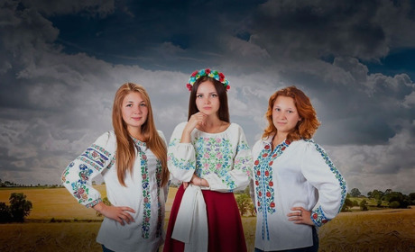Фотоконкурс до Дня вишиванки: вигравай вишитий одяг від Lubov Ovsienko, фотосесію і купу подарунків