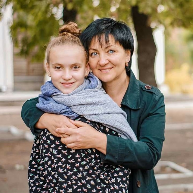 Людмила Дудка, 49 років, з онукою Поліною Бурчик
