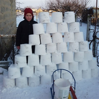 "Снігова піраміда"