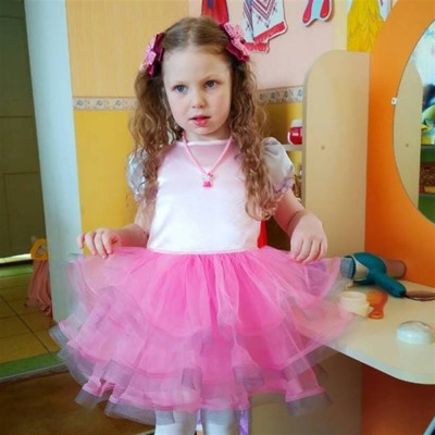 Оля Бондар, 7 років