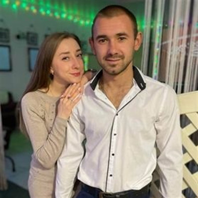 Владислав та Оксана Попові