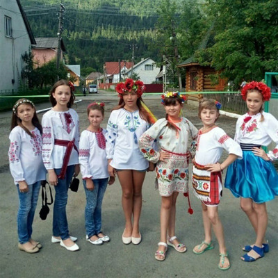 Валерія Яцук з друзями 