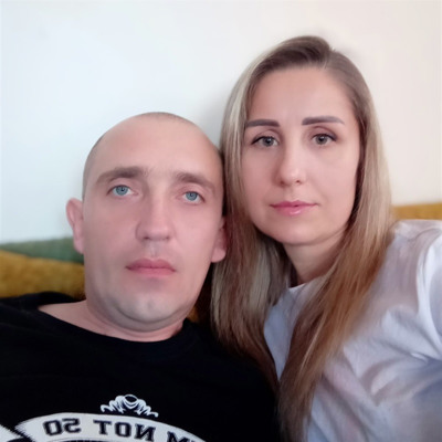 Андрій та Оксана Мельник 