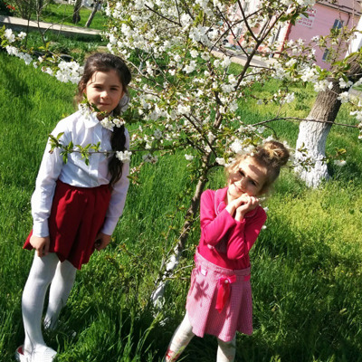 Злата та Карина Шева