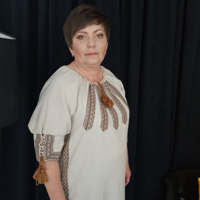 Олена Добош