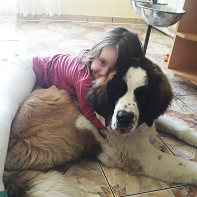 Дарина та московська сторожова Хенк