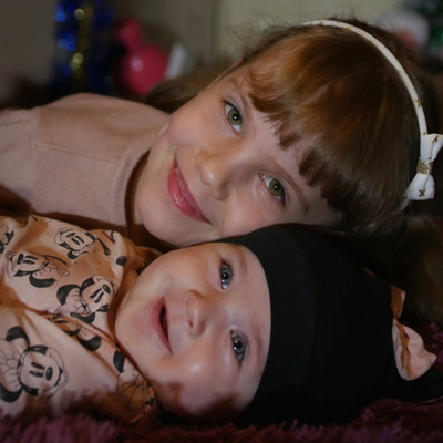 Вероніка та Олександра Тірок 