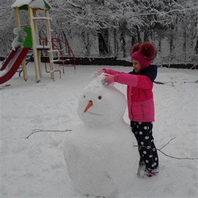 "Ось і дочекалась першого снігу!"