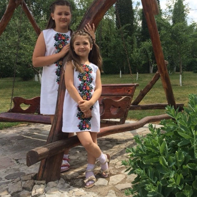 Уляна Шмиголь та Веронічка і Софійка Криси 