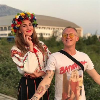 Дар'я Глобчак та Кирило Головкін("Ліга сміху",команда "Лукас")