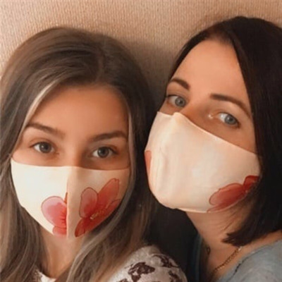 Олена Кушнір та Наталя Осташевська