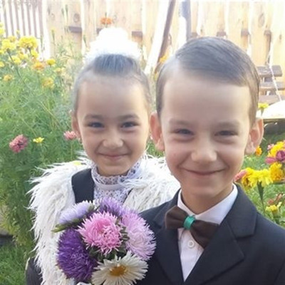 Вікторія і Дмитро Муравинці,  8років, двійнята