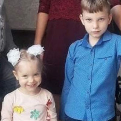 Саша та Ксенія Мамотенко