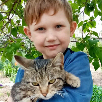 Єгора Наумова завжди зустрічає з дитсадку кіт Мурчик