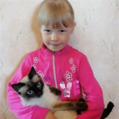 Діана Бусалаєва з улюбленцем котом Гошею