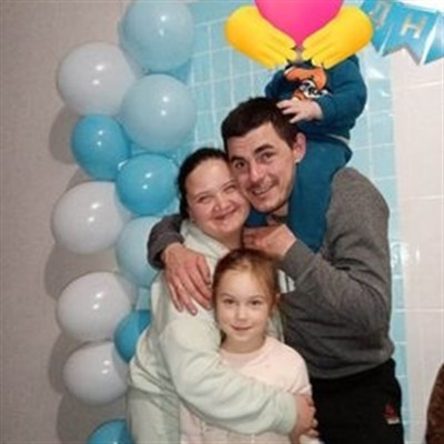 Алла, Микола, Валерія та Максимчик Гребенюки