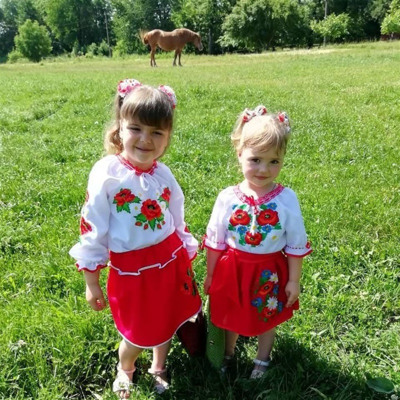 Іванка та Ліза Власюк, 4 і 3 роки