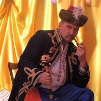 ВОЛОШИН Юрій