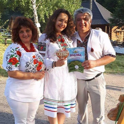 Наталія, Зоряна та Валерій Запухляки
