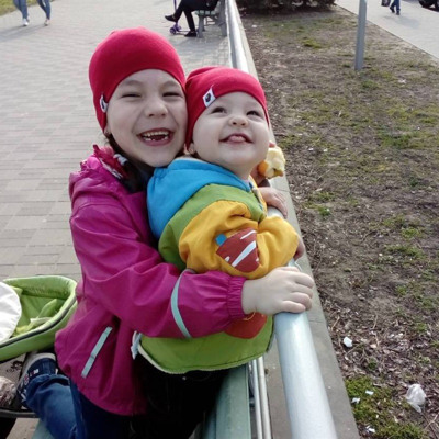 Ксенія та Юлія Есаулові