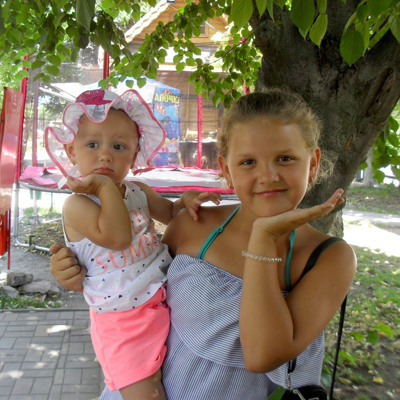Ольга та Олександра Рой