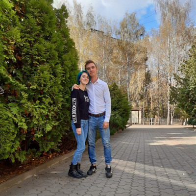 Єлизавета Хандошко та Володимир Гриневич, 19 та 18 років