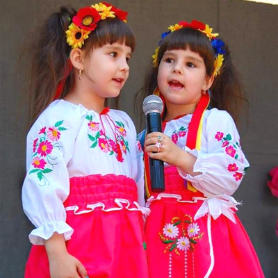 Вікторія та Дана Тонкопряд