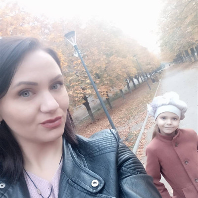 Юлія Ольмезова та Меланія Гусак