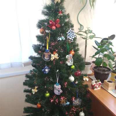 Ялинка на роботі від Лілії Медведевої 